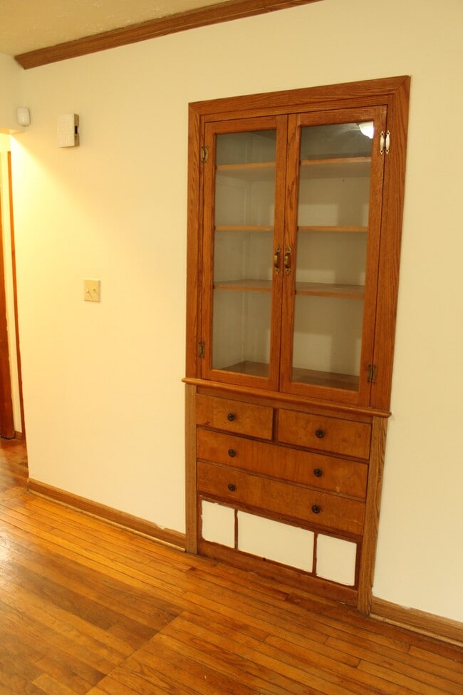 Building Photo - 3301 Scottwood Rd