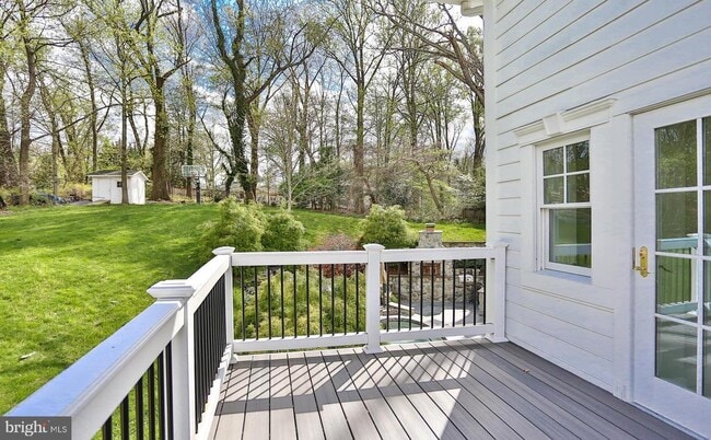 Building Photo - 6329 Linway Terrace