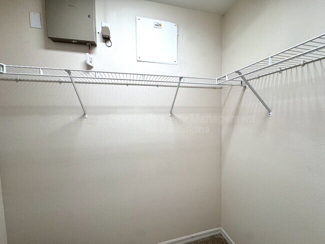 Building Photo - 10036 Moorshire Cir