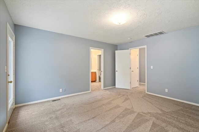 Building Photo - 636 W Richmond Ln