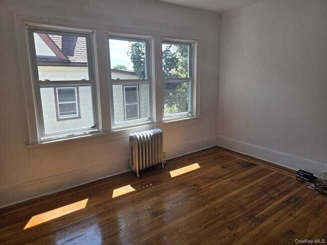 Building Photo - 420 Bedford Ave