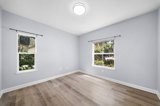 Building Photo - 11511 Villa Grand