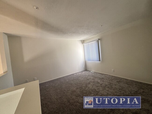 Building Photo - Newly Remodeled 2 Bed 1 Bath Unit Right Near Cabrillo College