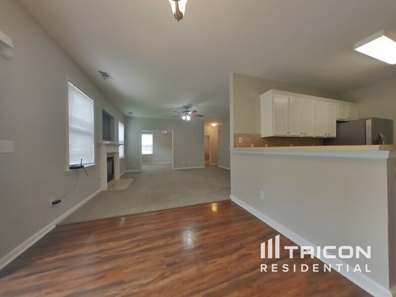 Building Photo - 3124 Delacorte Dr