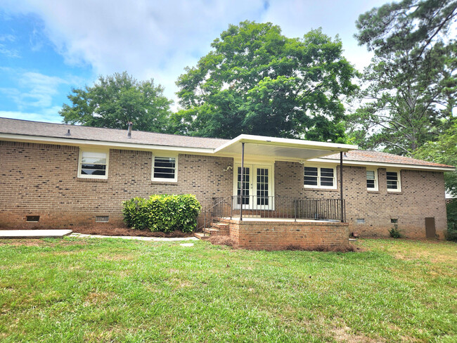 Building Photo - 1482 Wesley Dr