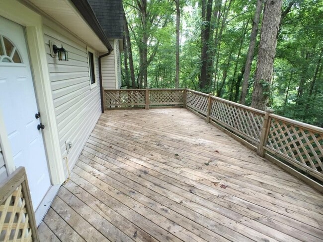 Building Photo - 5040 Woodland Dr NW