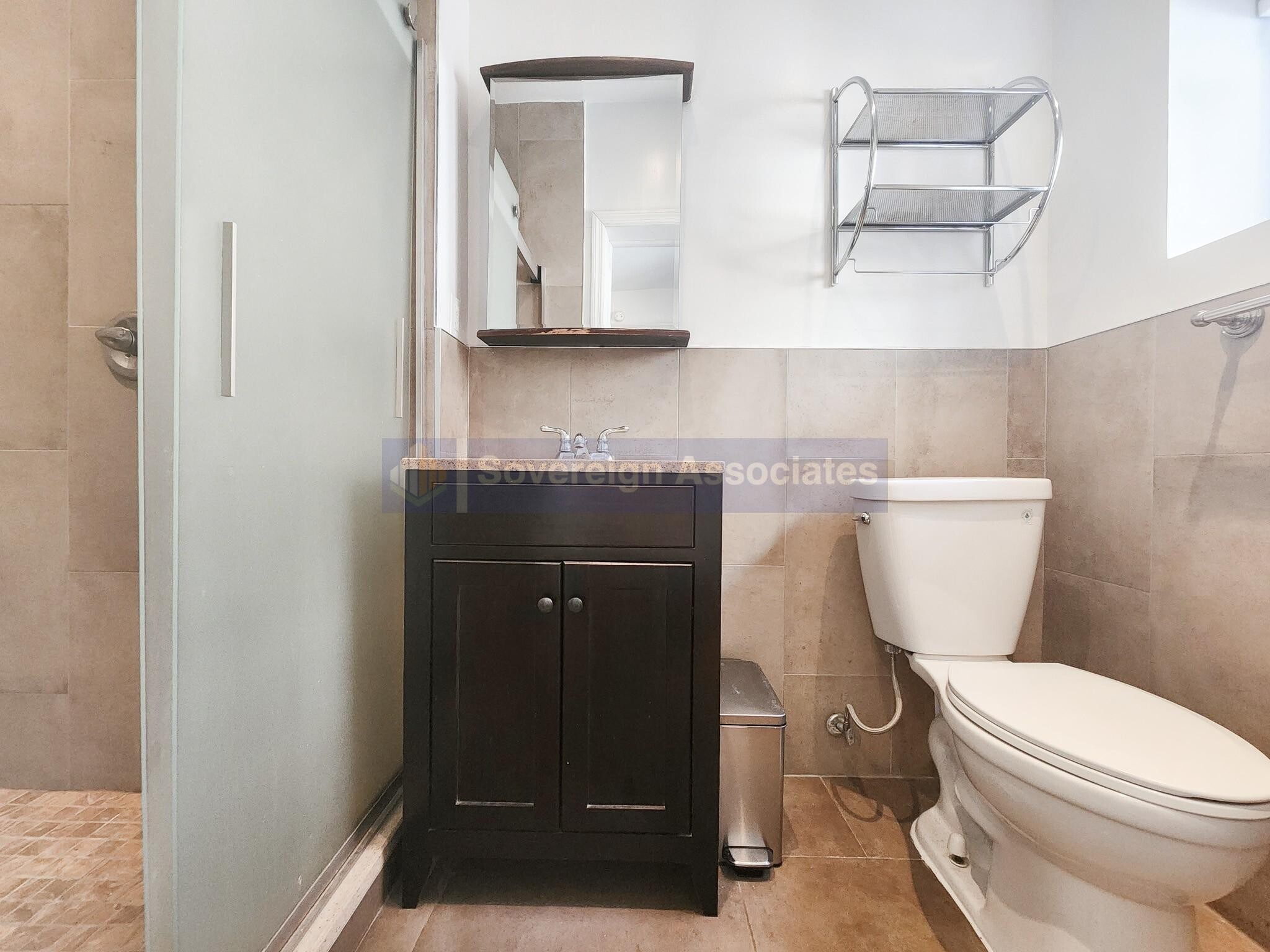 Building Photo - 45 Tiemann Pl