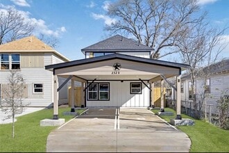Building Photo - 2320 Wavell St