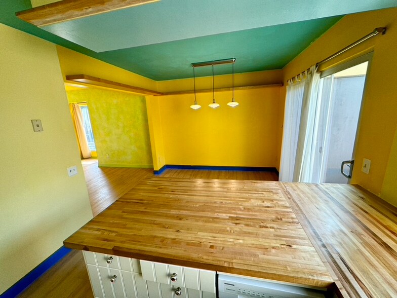 Building Photo - 7958 Mission Center Ct