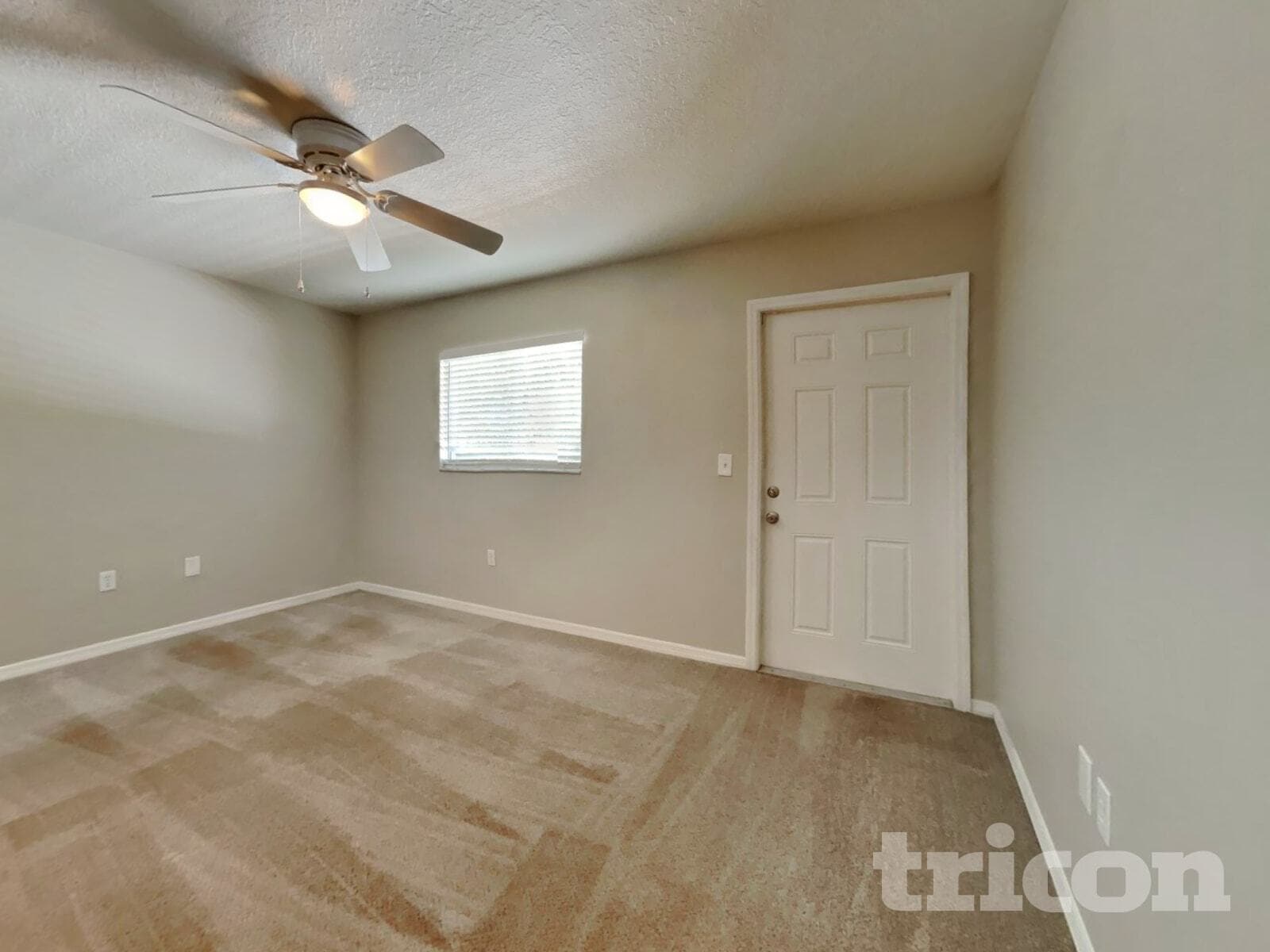 Building Photo - 2835 31st Ave E