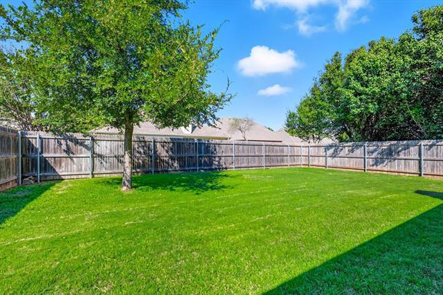 Building Photo - 5904 Meadowglen Dr