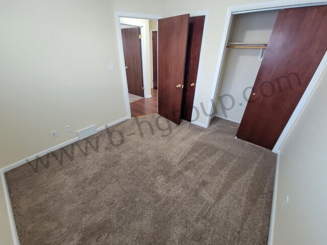 Building Photo - 4705 42nd Ave