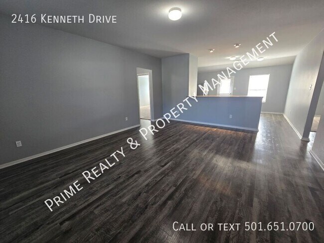 Building Photo - 2416 Kenneth Dr