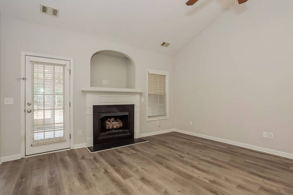 Building Photo - 2650 Neighborhood Walk