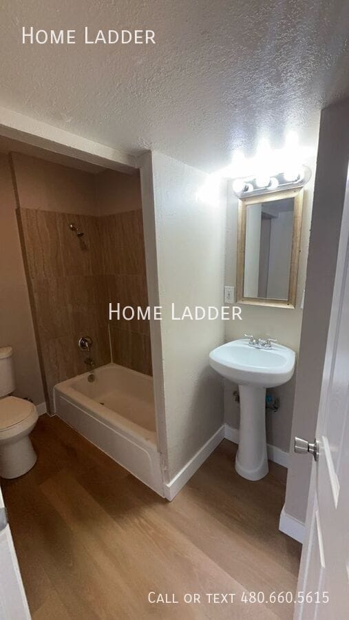 Building Photo - 1042 W Taylor St