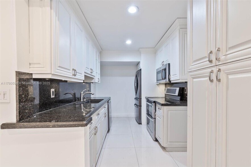 Building Photo - 4576 SW 139th Ct