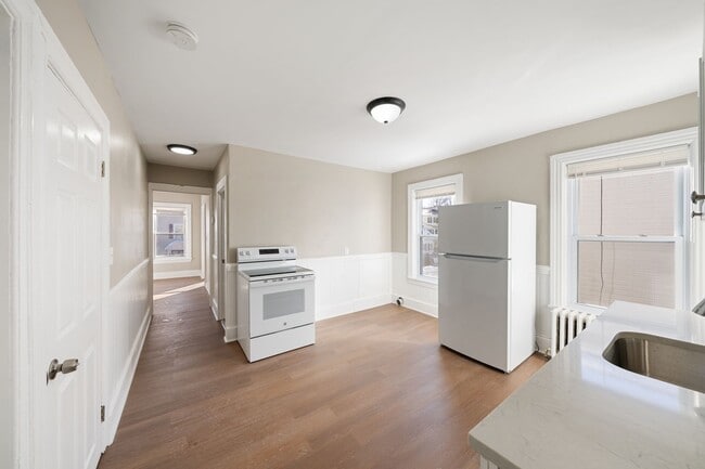 Building Photo - 22 Florence St