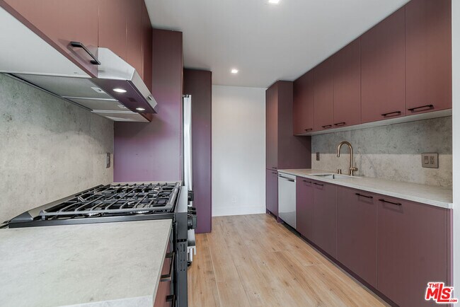 Building Photo - 12425 Texas Ave