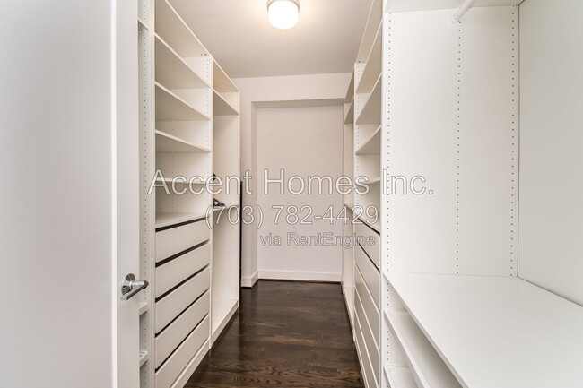 Building Photo - 210 S Patrick St