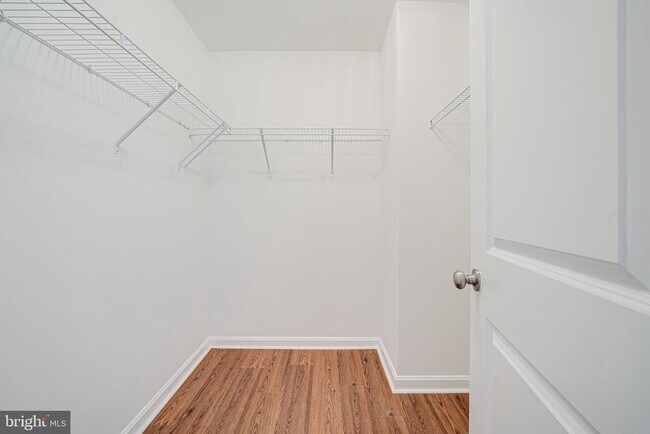 Building Photo - 15000 Gossom Manor Pl