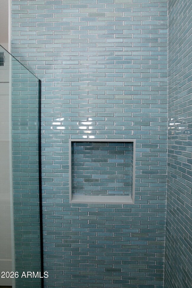 Building Photo - 6302 E Winchcomb Dr