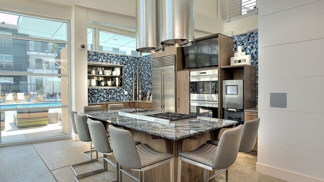 Building Photo - 777 5th St