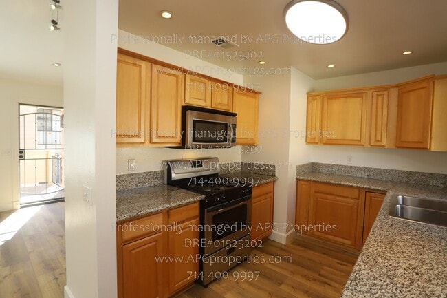 Building Photo - 7704 Elmdale Way