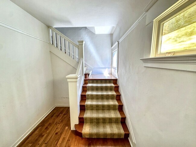 Building Photo - 534 63rd St