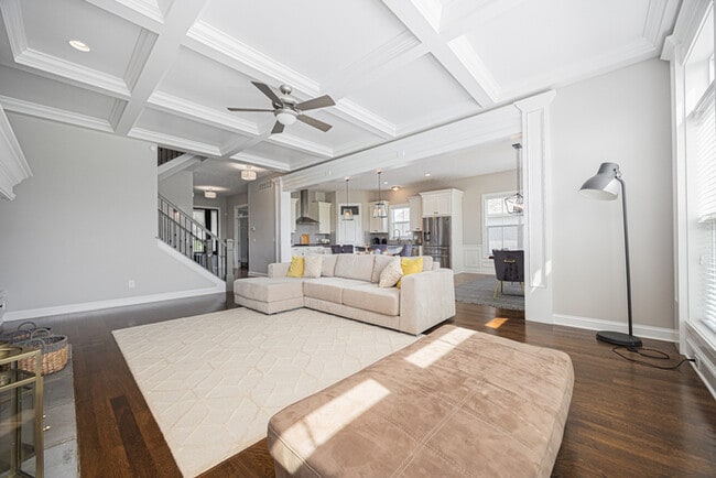 Building Photo - Stunning home in Olentangy schools!