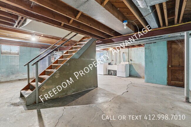 Building Photo - 25 Ridge Dr