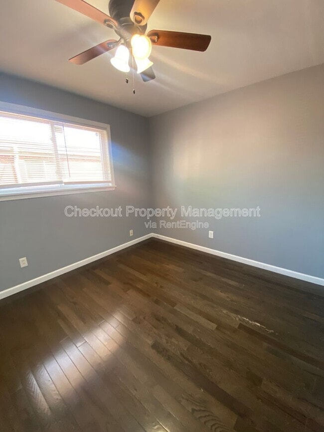 Building Photo - 812 Schirmer St