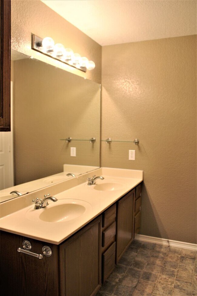Building Photo - 11212 Forest Pass Ct
