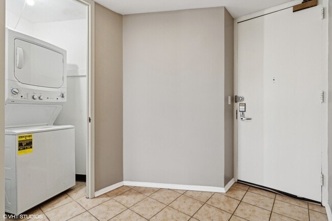 Building Photo - 505 N Lake Shore Dr