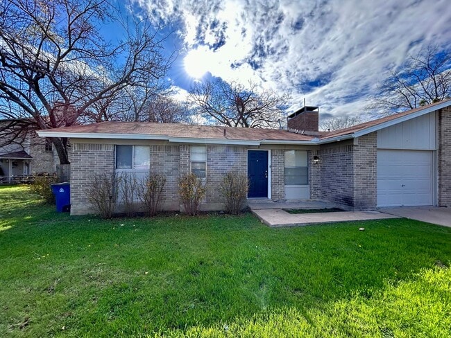 Building Photo - 10409 Golden Meadow Dr