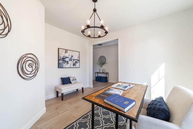 Building Photo - 609 Tomahawk Dr