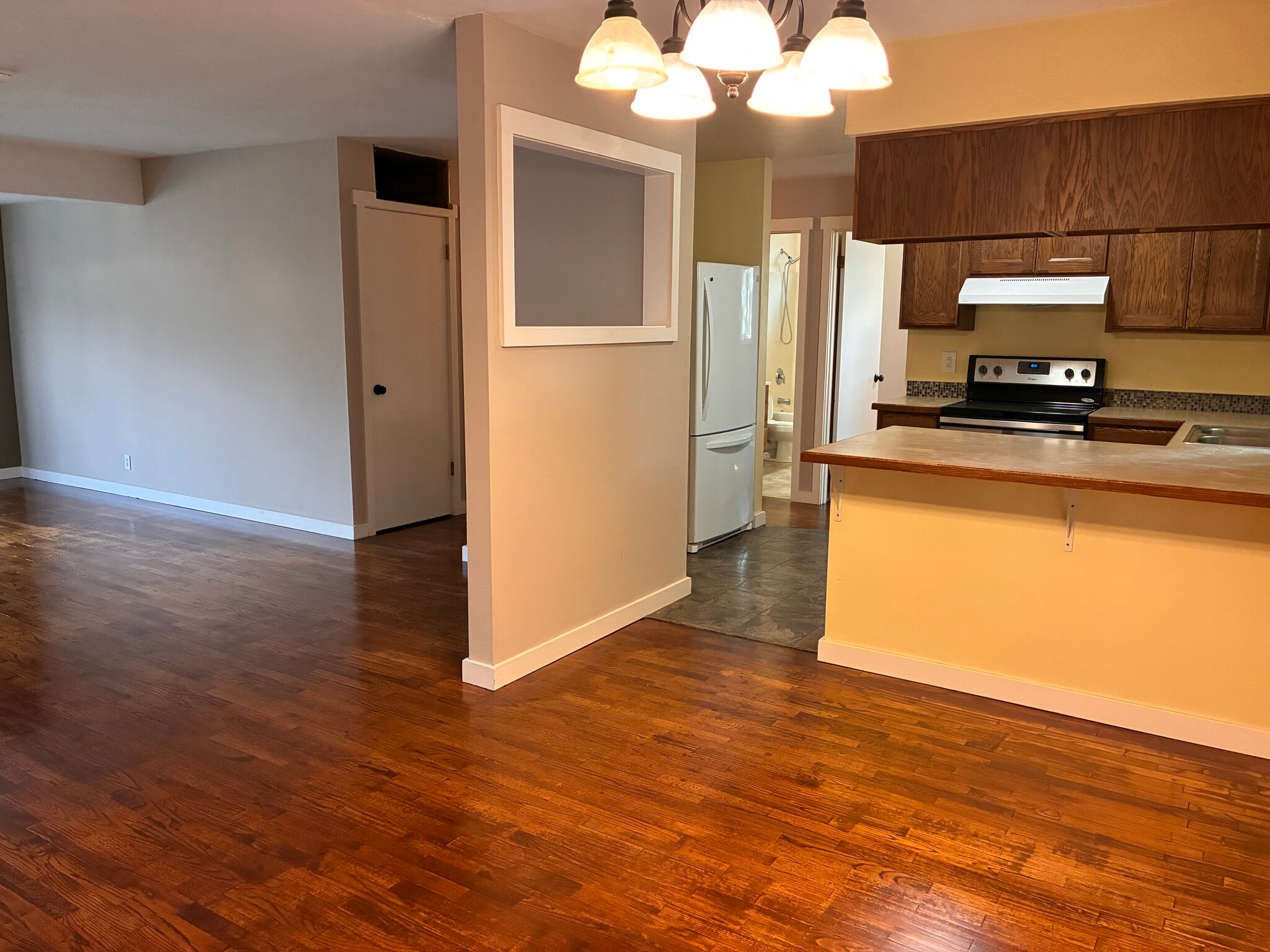 Building Photo - 484 N Kentucky Ave