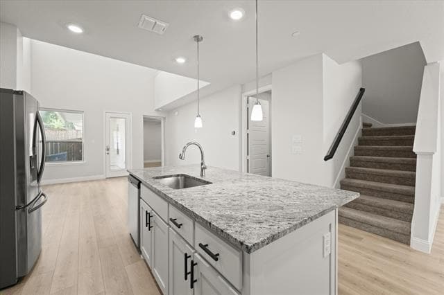 Building Photo - 1045 Thomas Pl