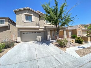 Building Photo - Spacious 4BED/3BATH Home Located in North ...