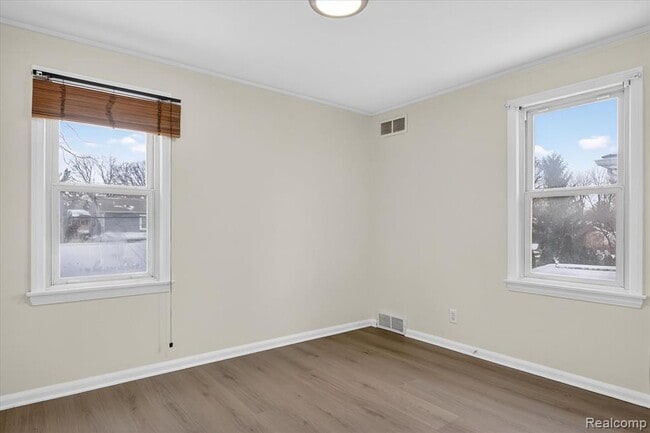 Building Photo - 13336 Balfour Ave