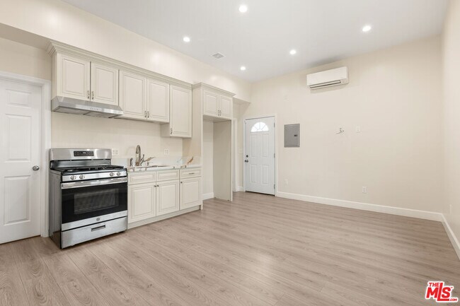 Building Photo - 6255 Gentry Ave