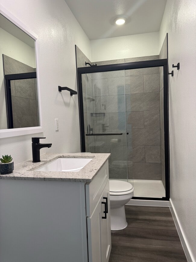 Building Photo - 823 Madison St