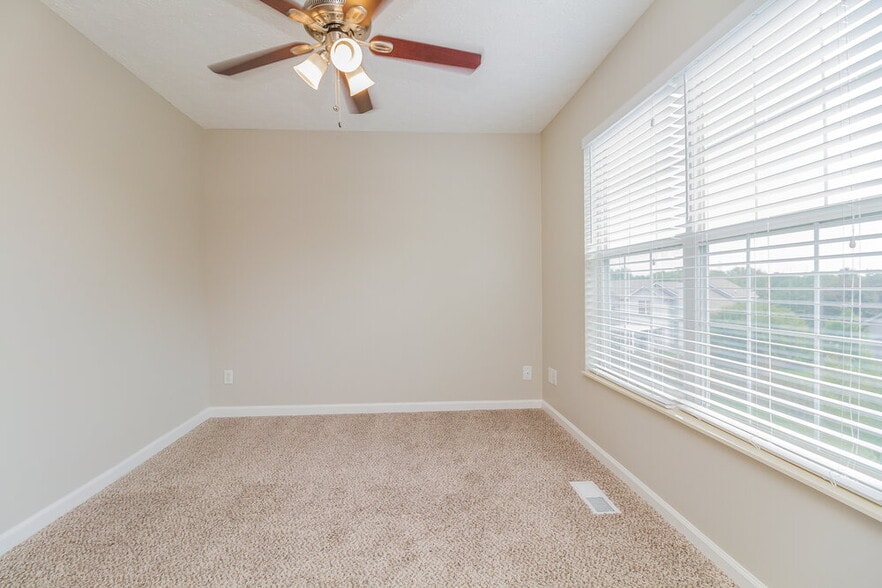 Building Photo - 207 Fairfield Dr