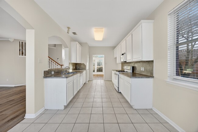 Building Photo - 5603 Lowellberg Ln