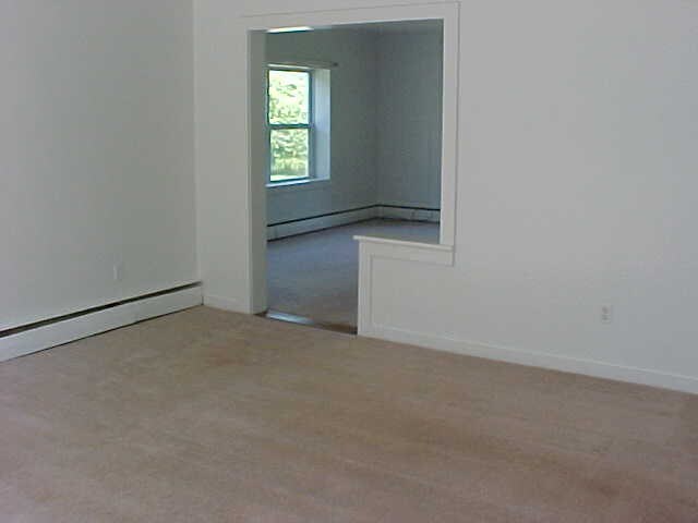 Building Photo - 259 Mann Hill Rd