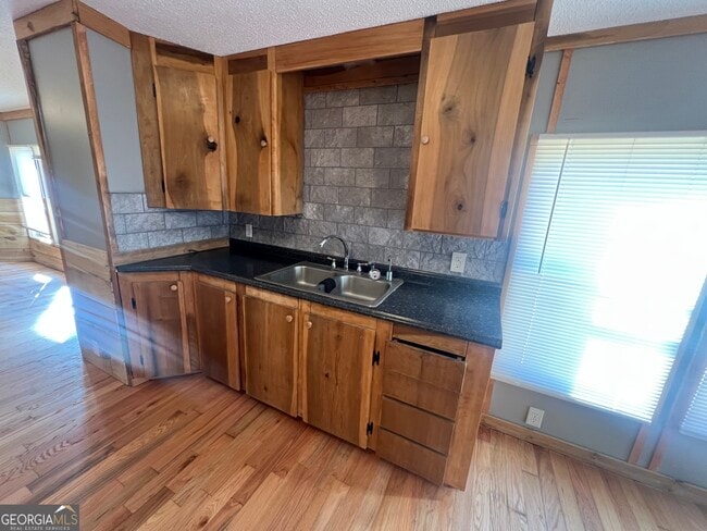 Building Photo - 1425 Dowdy Rd