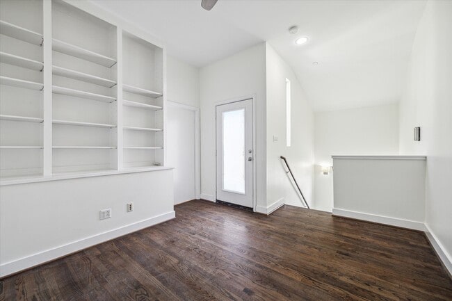 Building Photo - 1316 Welch St
