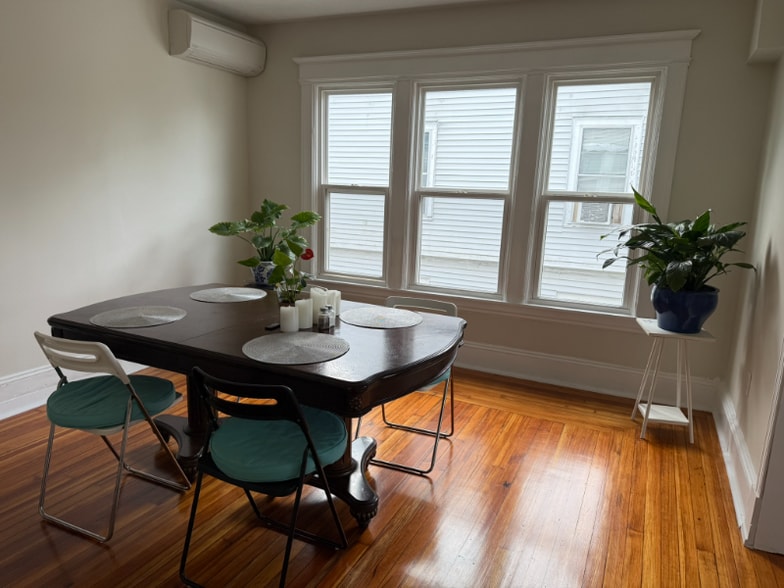 Building Photo - 71 Willard Ave