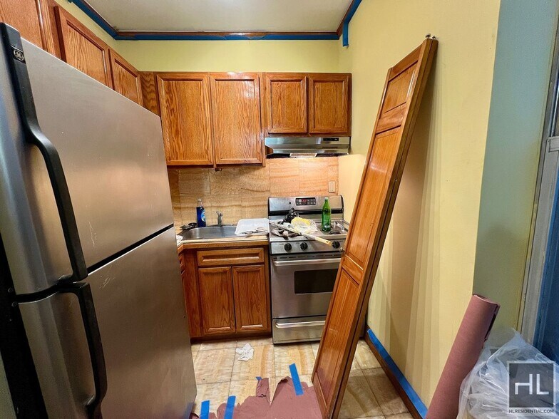 Building Photo - Spacious Studio Apartment In Prospect Heights Across The Street From Brooklyn Museum