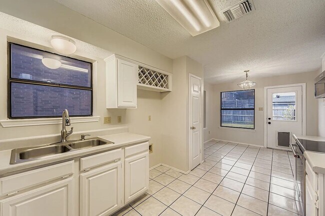 Building Photo - Coppell ISD! Spacious 3 Bed Home in Summer Place