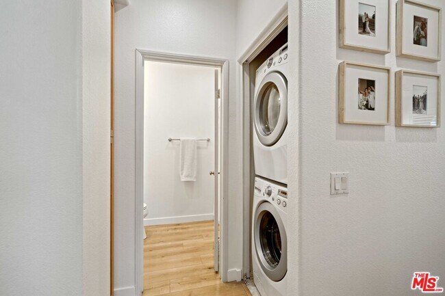 Building Photo - 17969 Lost Canyon Rd